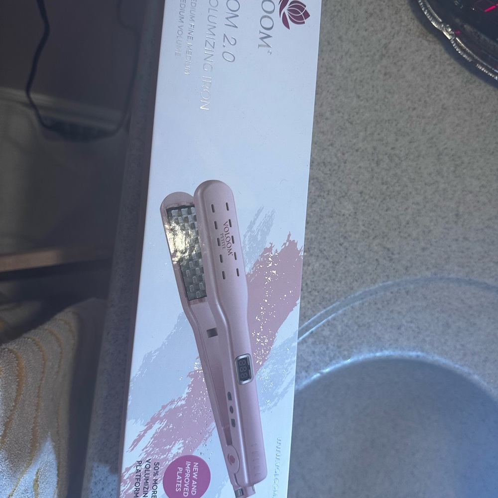 VOLOOM Pink Volumizing Iron